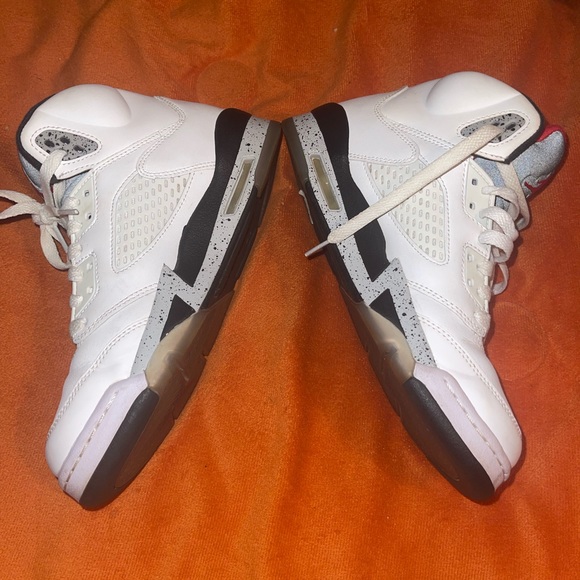 Jordan’s - Picture 4 of 4